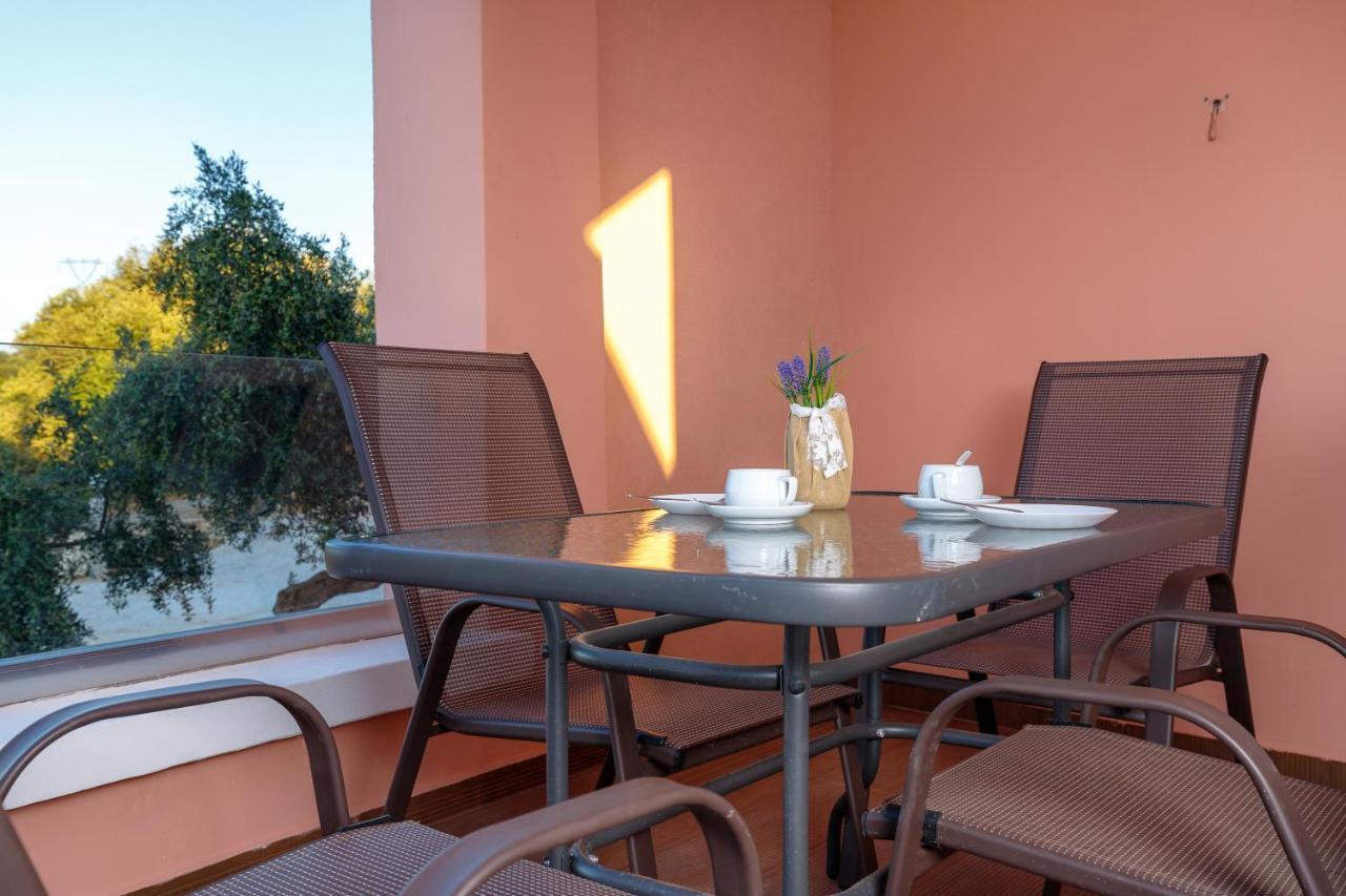 Georgioupoli Studio 2 With A Pool And Lake Views Esterno foto